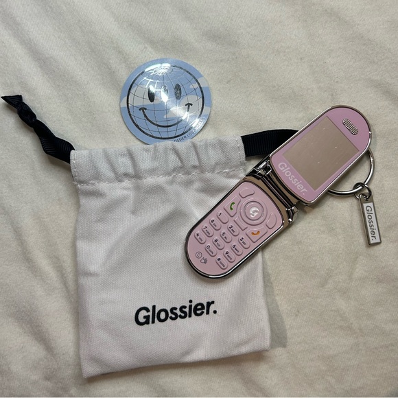 Glossier LA Exclusive Flip Phone Mirror Keychain/Keyring (In Dust Bag) Brand New - Picture 4 of 4